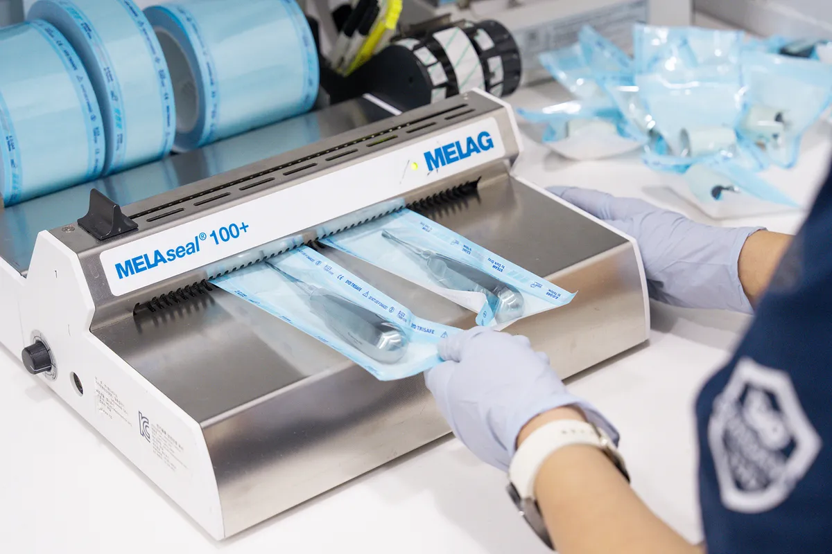 Sealing each set with the MELAseal 100+